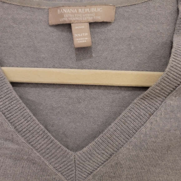 Banana Republic Extra Fine Merino - Picture 2 of 3